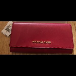 Michael Kors RED JET SET TRAVEL Wallet Brand New